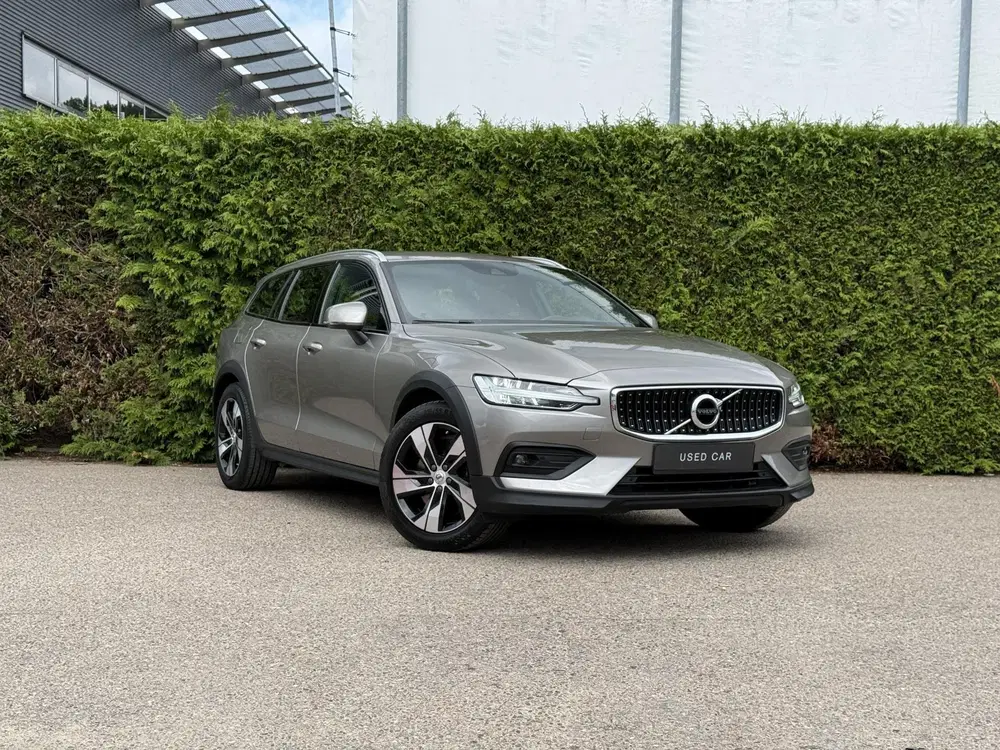 Volvo V60 Cross Country B5 AWD Ultimate uit 2020, foto 6