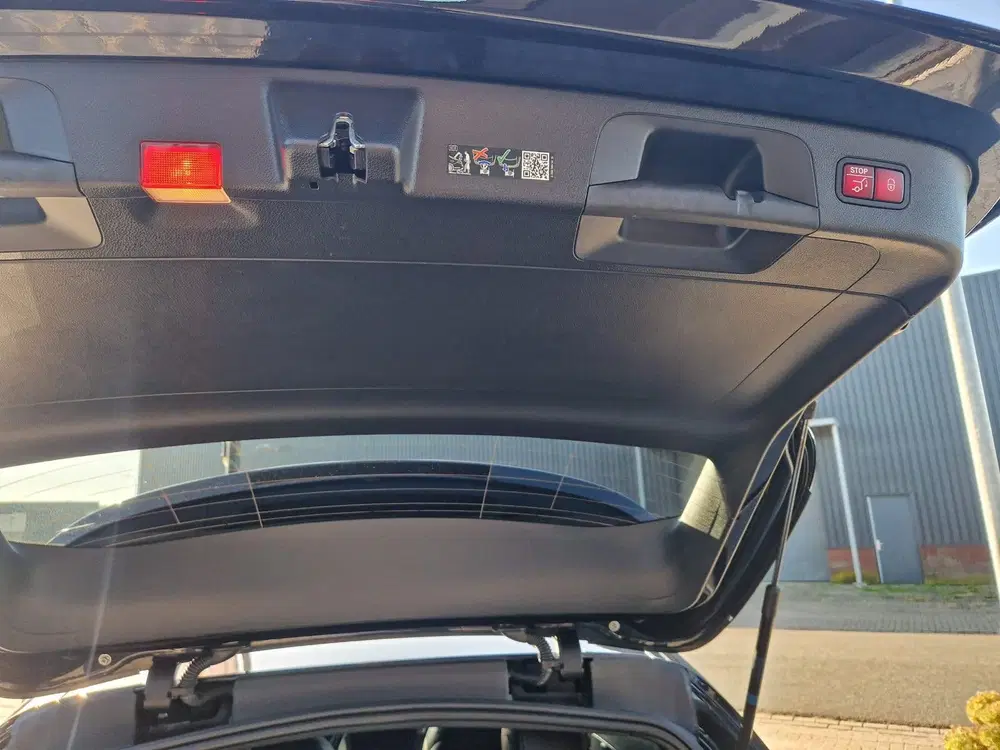 Mercedes-Benz EQC 400 4MATIC 408pk 2023 Zwart uit 2023, foto 11