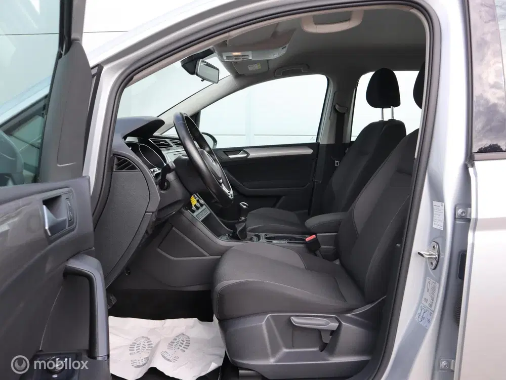Volkswagen Touran 1.0 TSI Comfortline 7p PDC CarPlay Cruise uit 2019, foto 15