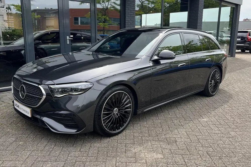Mercedes-Benz E-Klasse Mercedes E-klasse Estate 300e AMG Line I L uit 2024
