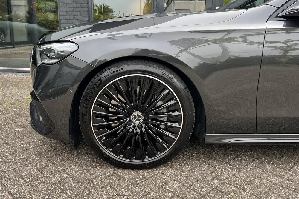Mercedes-Benz E-Klasse Mercedes E-klasse Estate 300e AMG Line I L uit 2024, foto 12