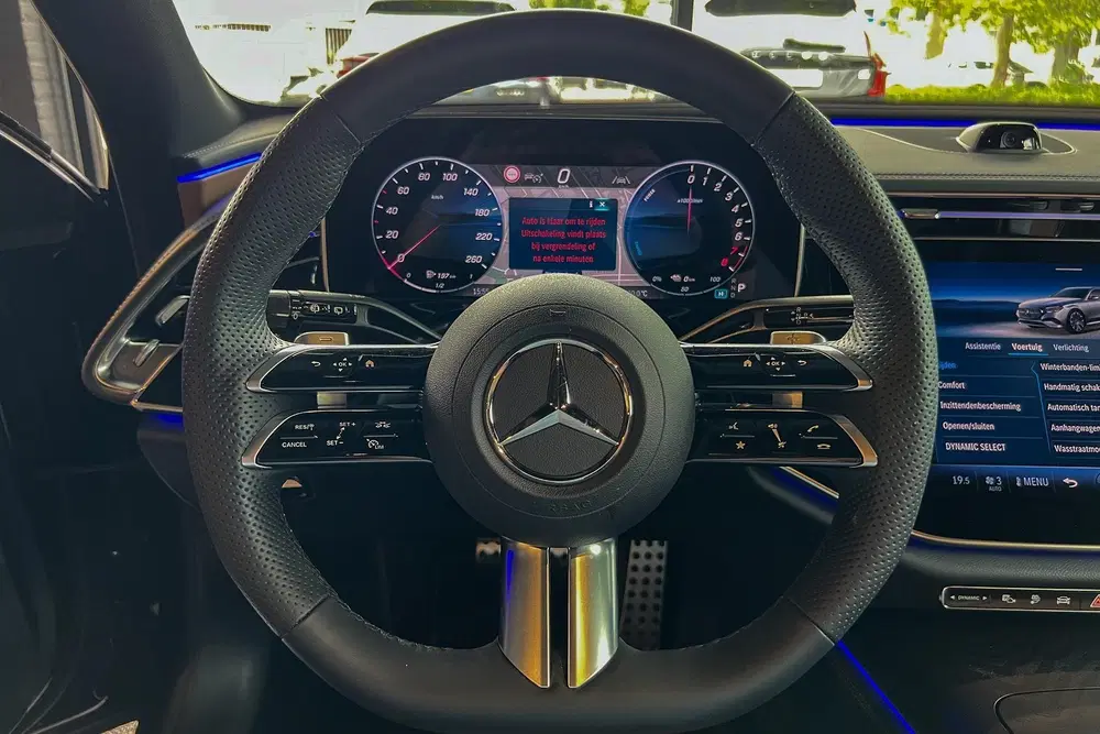 Mercedes-Benz E-Klasse Mercedes E-klasse Estate 300e AMG Line I L uit 2024, foto 14