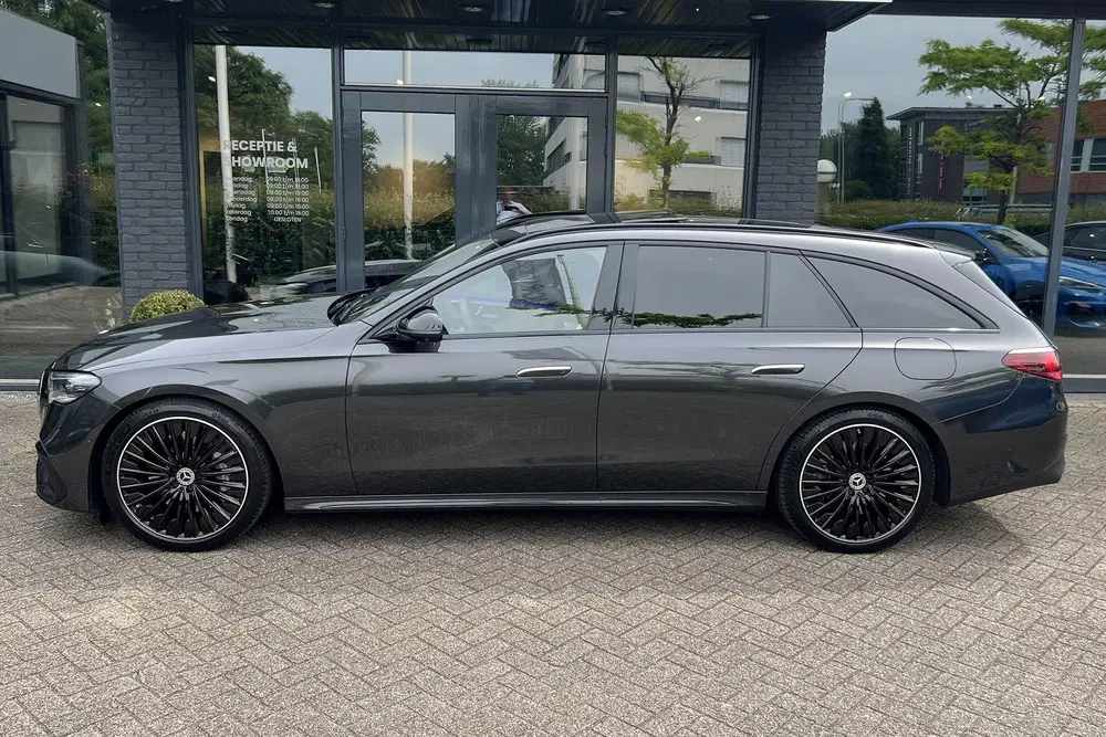 Mercedes-Benz E-Klasse Mercedes E-klasse Estate 300e AMG Line I L uit 2024, foto 6