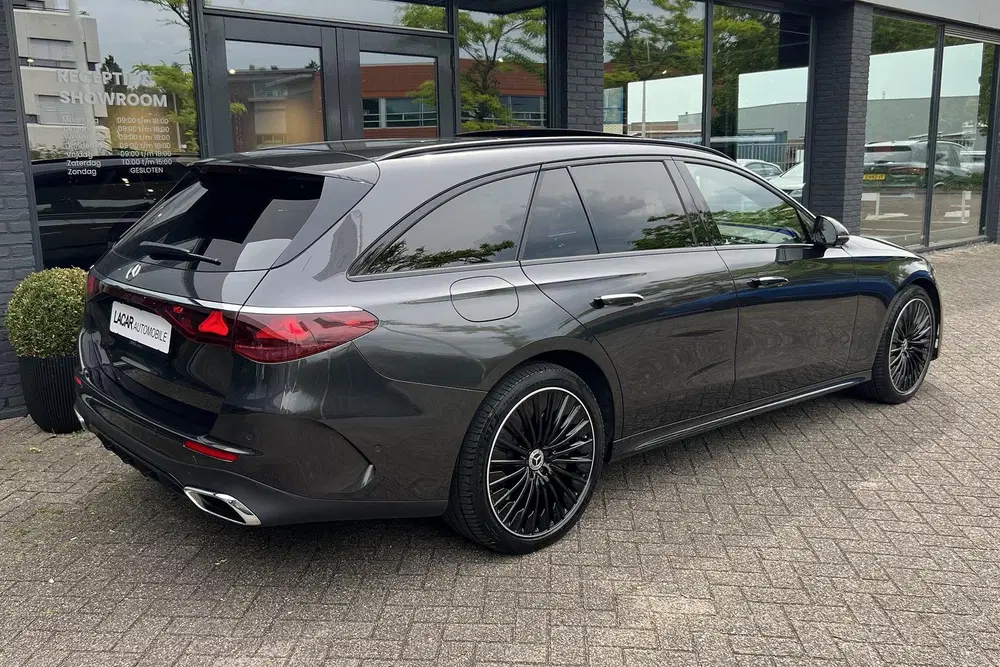 Mercedes-Benz E-Klasse Mercedes E-klasse Estate 300e AMG Line I L uit 2024, foto 8