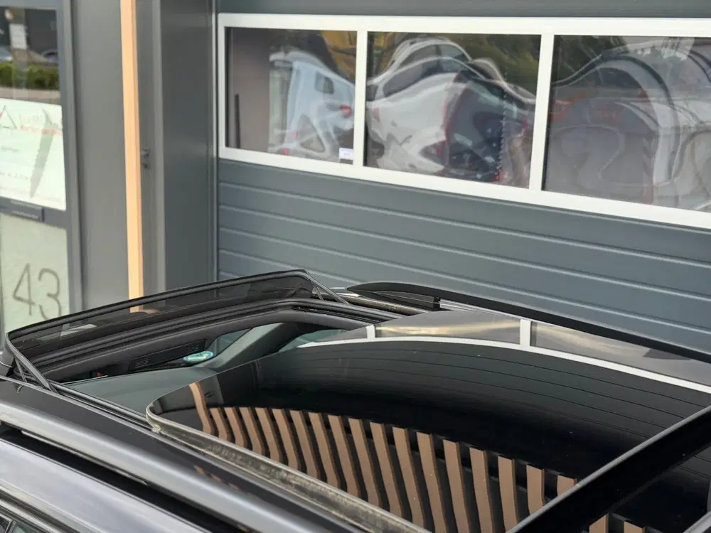 Volkswagen Tiguan R-Line eHybride uit 2021, foto 10
