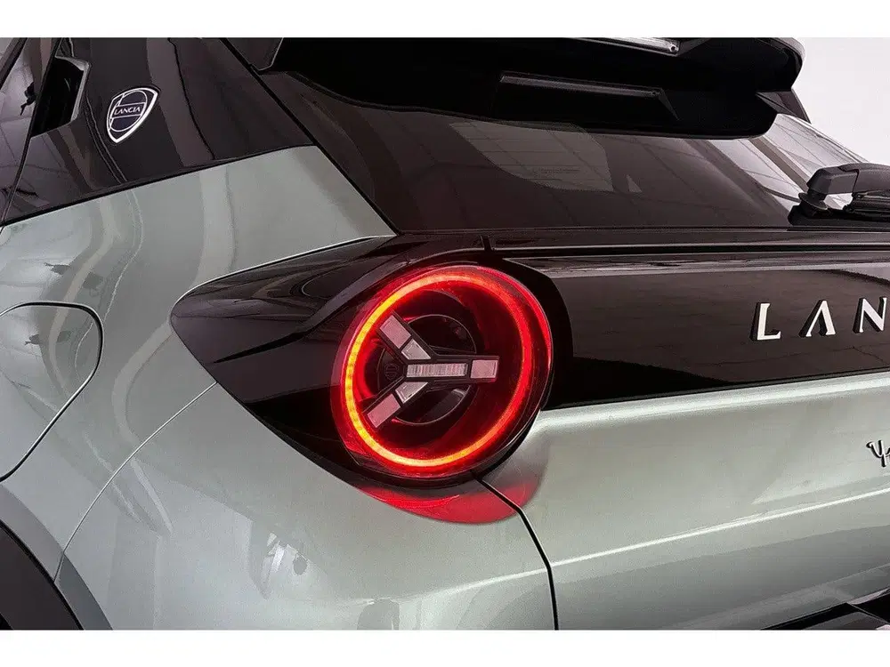Lancia Ypsilon 1.2 Turbo Hybrid LX Automaat Camera Apple uit 2025, foto 18