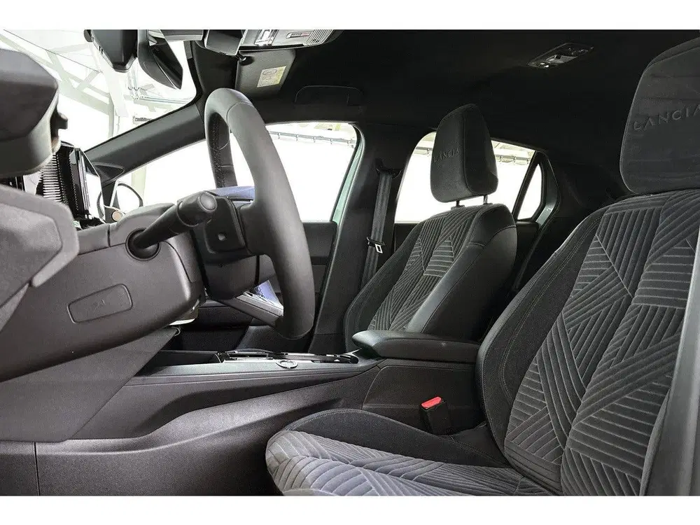 Lancia Ypsilon 1.2 Turbo Hybrid LX Automaat Camera Apple uit 2025, foto 6
