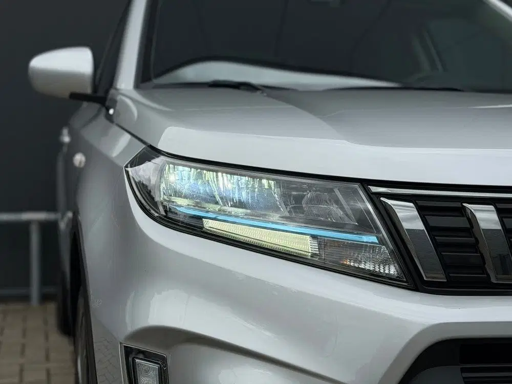 Suzuki Vitara 1.4 Automaat BoosterJet Hybrid Select uit 2021, foto 3