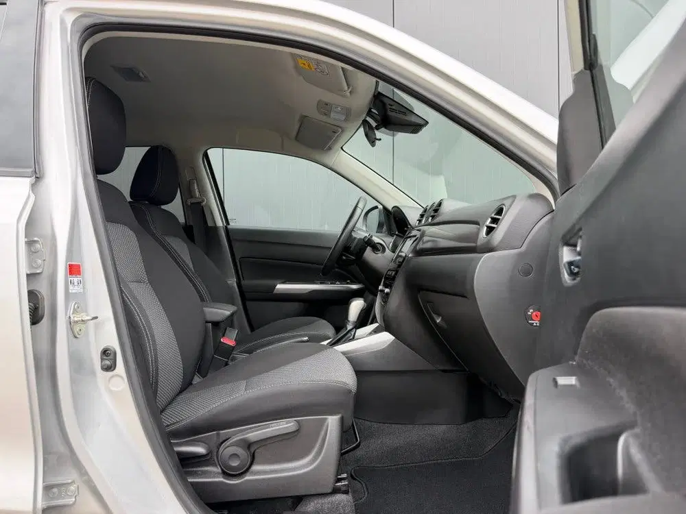 Suzuki Vitara 1.4 Automaat BoosterJet Hybrid Select uit 2021, foto 5