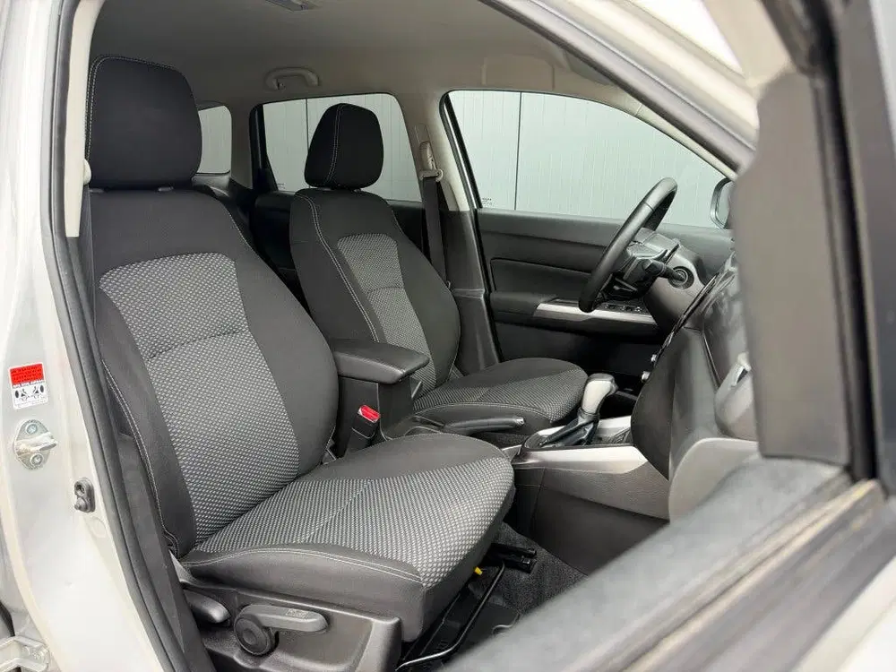 Suzuki Vitara 1.4 Automaat BoosterJet Hybrid Select uit 2021, foto 6