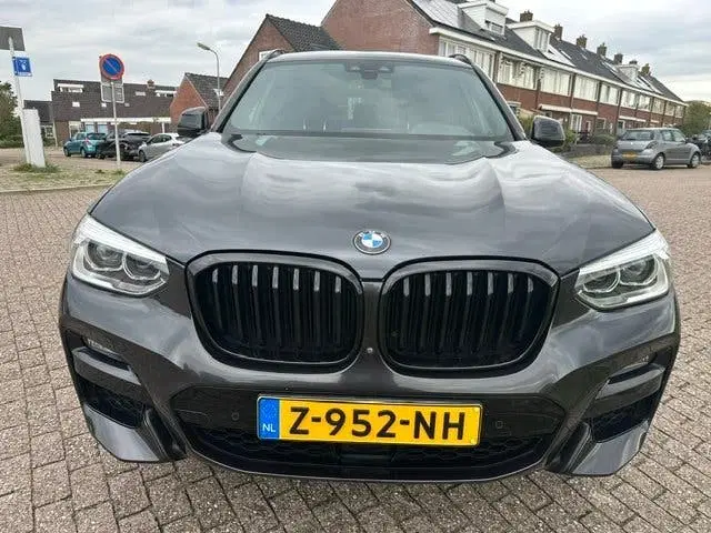 BMW X3 Xdrive30e uit 2021, foto 3