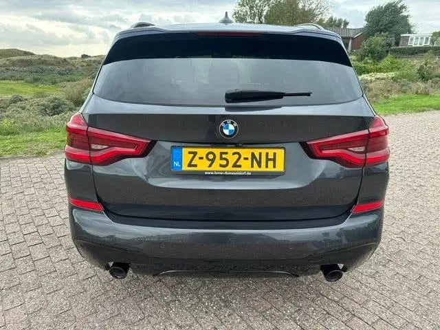 BMW X3 Xdrive30e uit 2021, foto 4