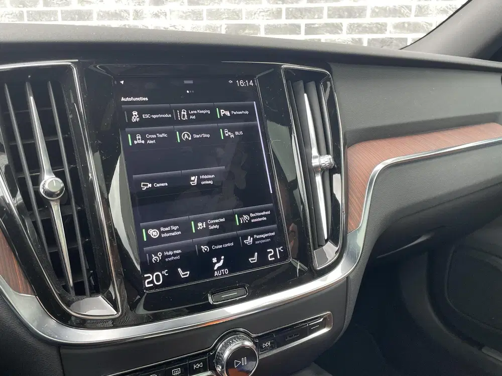 Volvo V60 Cross Country 2.0 B5 AWD Pro uit 2021, foto 13