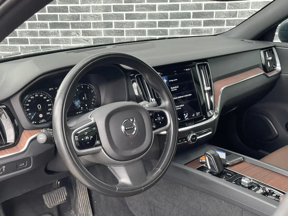 Volvo V60 Cross Country 2.0 B5 AWD Pro uit 2021, foto 2