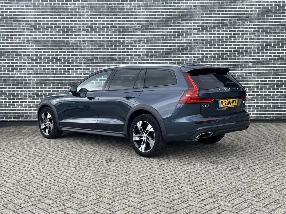 Volvo V60 Cross Country 2.0 B5 AWD Pro uit 2021, foto 3