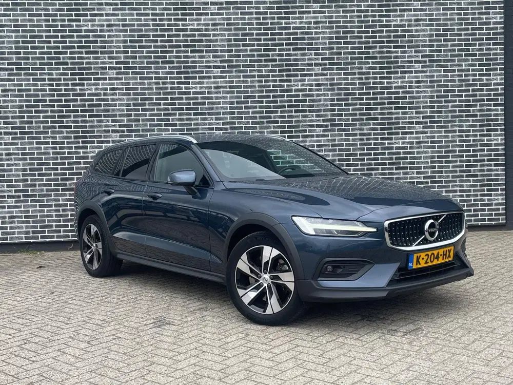 Volvo V60 Cross Country 2.0 B5 AWD Pro uit 2021, foto 4