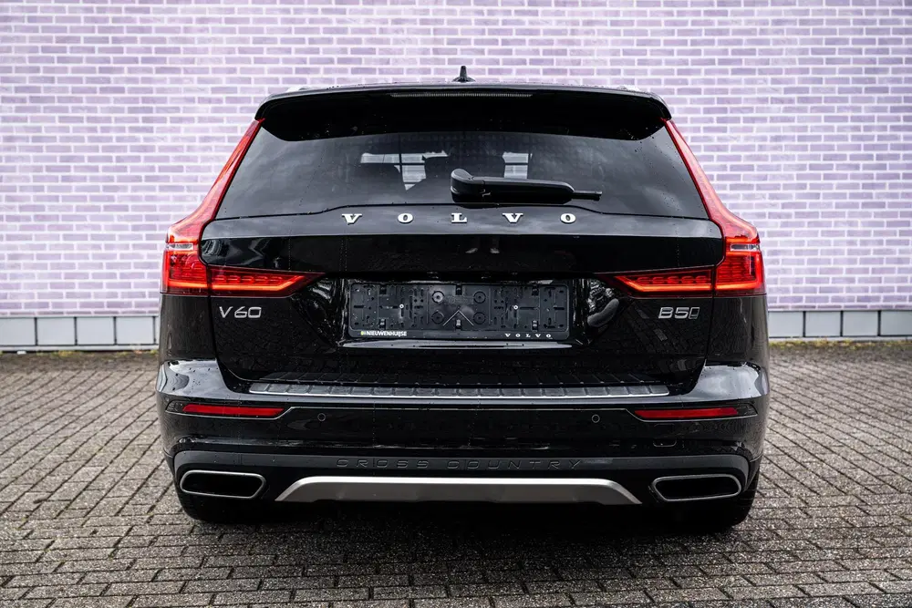 Volvo V60 Cross Country 2.0 B5 AWD Pro uit 2021, foto 9