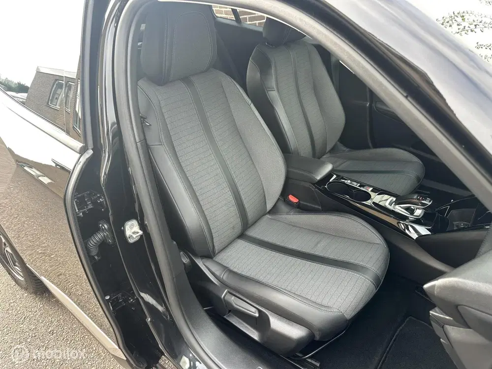 Peugeot 2008 EV Allure Pack 50 kWh CARPLAY ACHTERUITRIJ uit 2021, foto 9