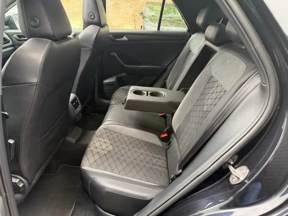 Volkswagen T-Roc 1.5 TSI DSG 2024 3X R-LINE PANO CAMERA IQ uit 2024, foto 13
