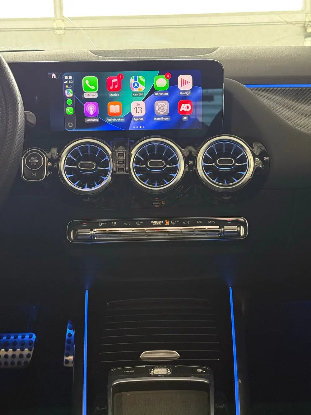 Mercedes-Benz GLA AMG uit 2024, foto 8