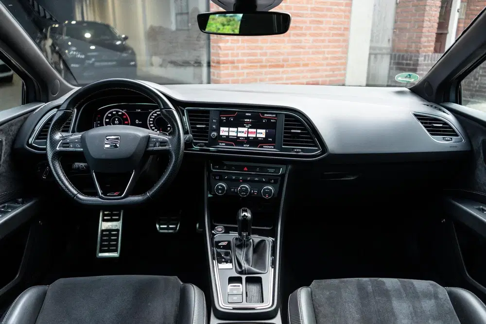 SEAT Leon 2.0 TSI CUPRA 300 Pano uit 2019, foto 2