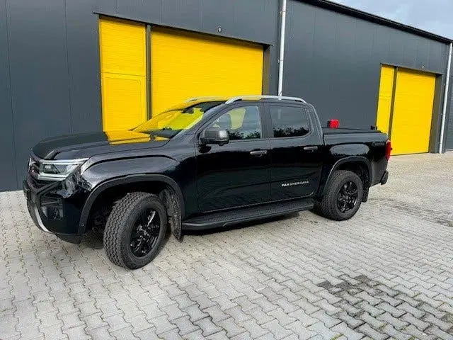 Volkswagen Amarok 2024 Zwart uit 2024, foto 2