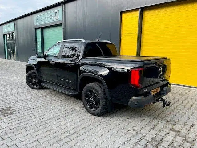 Volkswagen Amarok 2024 Zwart uit 2024, foto 3