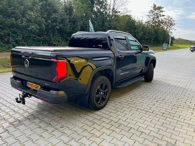 Volkswagen Amarok 2024 Zwart uit 2024, foto 6
