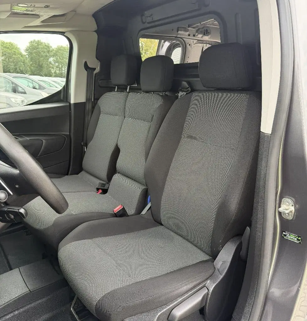 Peugeot Partner 1.2 130PK Benzine Automaat 2X Schuifdeur uit 2020, foto 12