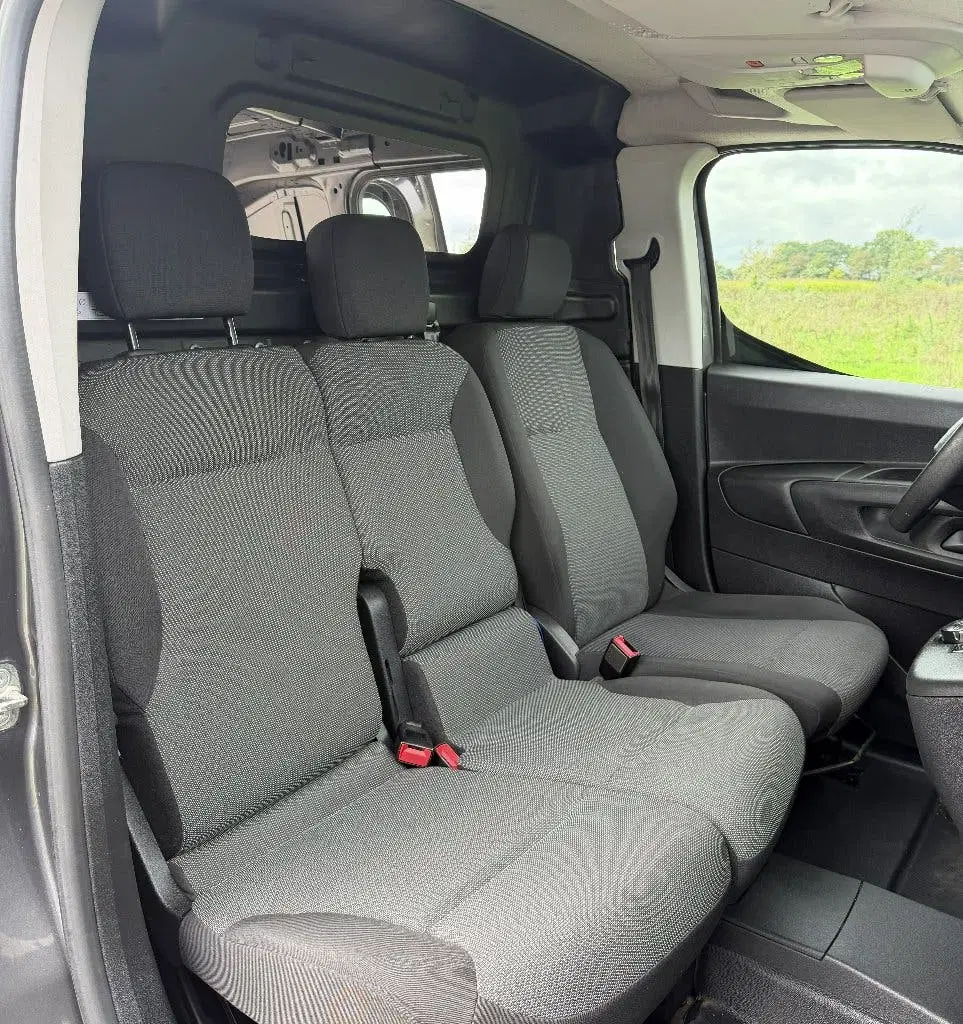 Peugeot Partner 1.2 130PK Benzine Automaat 2X Schuifdeur uit 2020, foto 14