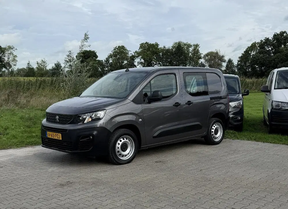 Peugeot Partner 1.2 130PK Benzine Automaat 2X Schuifdeur uit 2020, foto 3