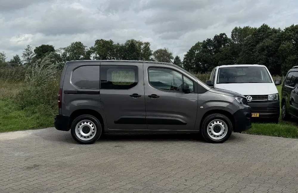 Peugeot Partner 1.2 130PK Benzine Automaat 2X Schuifdeur uit 2020, foto 8