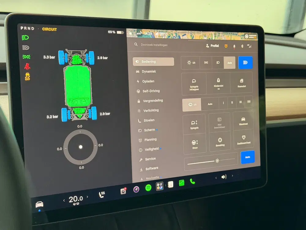 Tesla Model Y Performance uit 2022, foto 10