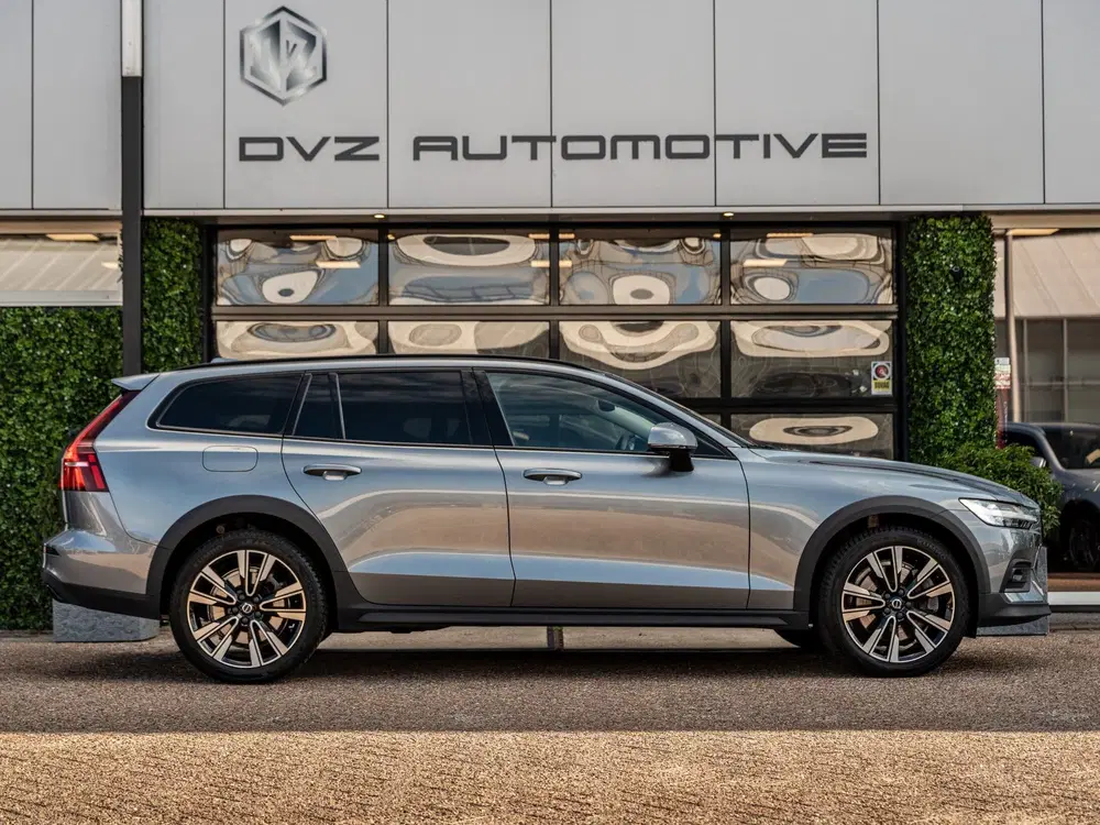 Volvo V60 Cross Country 2.0 B5 AWD Pro uit 2021, foto 4