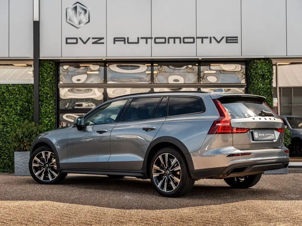 Volvo V60 Cross Country 2.0 B5 AWD Pro uit 2021, foto 8
