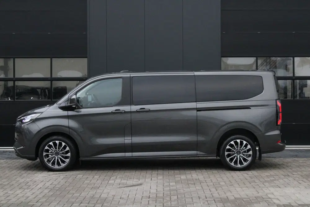 Ford Tourneo Custom 340 2.5 PHEV L2H1 Titanium X 232pk uit 2025, foto 10