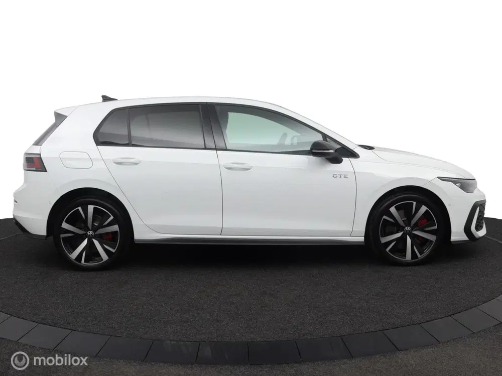 Volkswagen Golf GTE uit 2026, foto 4