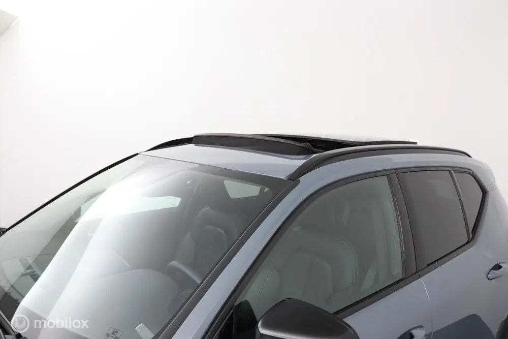 Volvo XC40 1.5 T5 Plug-in Hybrid Ultimate Dark uit 2022, foto 12