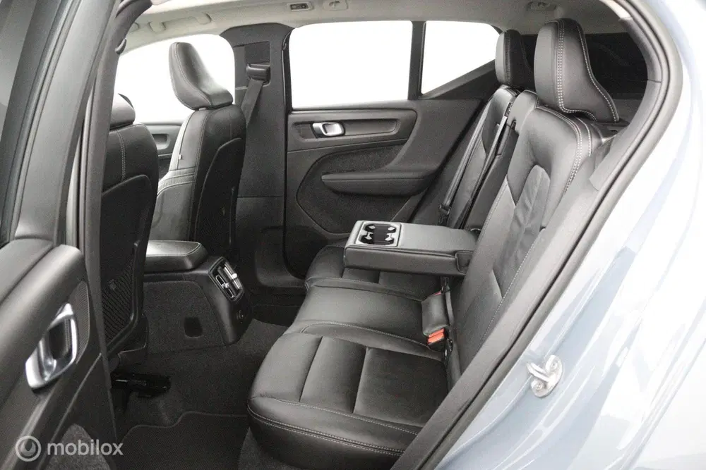 Volvo XC40 1.5 T5 Plug-in Hybrid Ultimate Dark uit 2022, foto 15