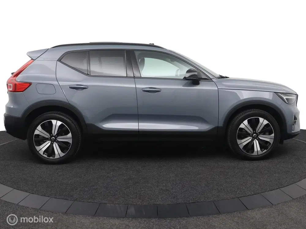 Volvo XC40 1.5 T5 Plug-in Hybrid Ultimate Dark uit 2022, foto 4