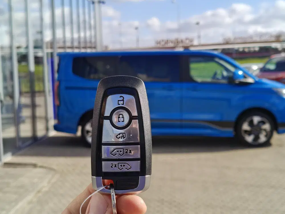 Ford Tourneo Custom 340 L1H1 Sport 65 kWh uit 2025, foto 9