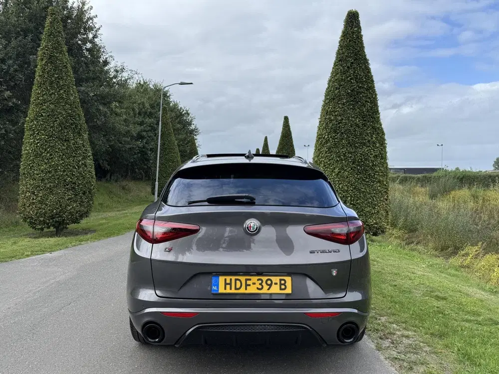 Alfa Romeo Stelvio 2.0tT Q4 Veloce uit 2019, foto 10