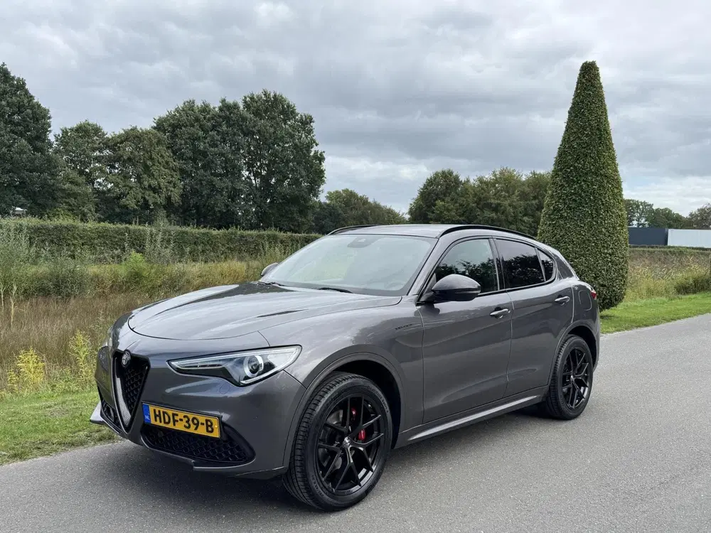 Alfa Romeo Stelvio 2.0tT Q4 Veloce uit 2019, foto 2