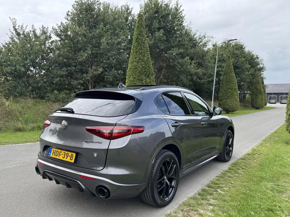 Alfa Romeo Stelvio 2.0tT Q4 Veloce uit 2019, foto 9