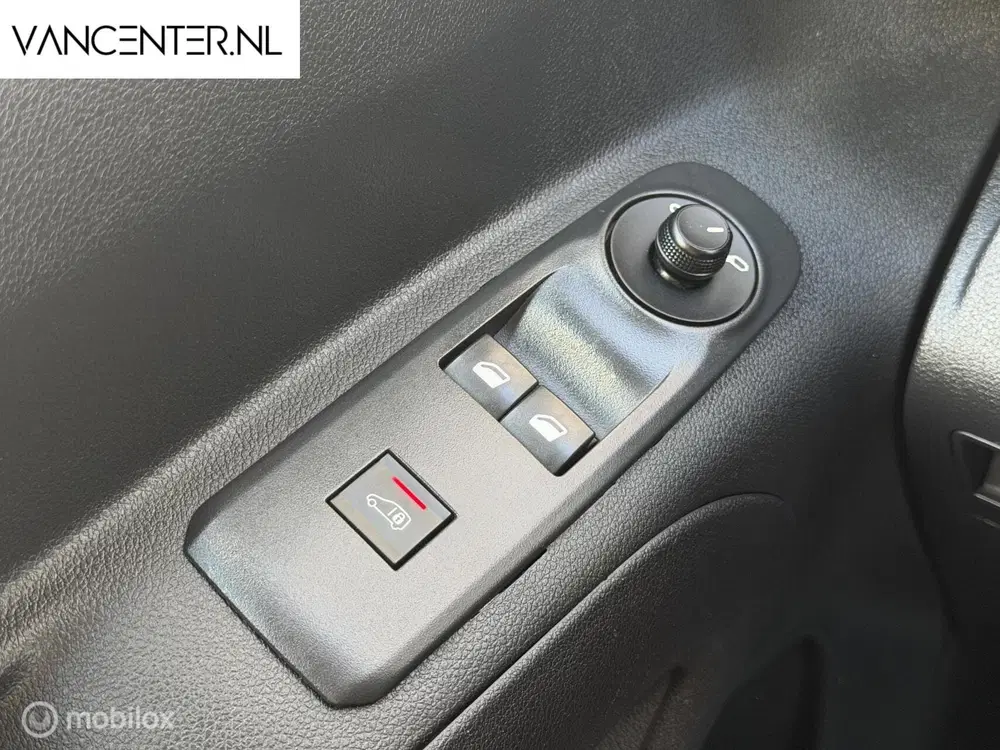 Opel Combo 1.5D L2 Lang Carplay Trekhaak Airco Zwart uit 2022, foto 9