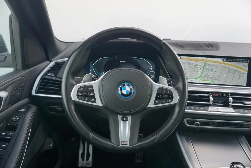 BMW X5 xDrive45e uit 2023, foto 10