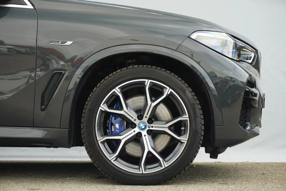 BMW X5 xDrive45e uit 2023, foto 6