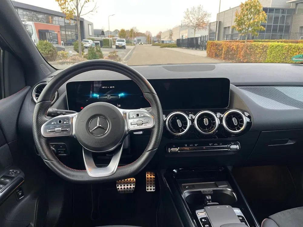 Mercedes-Benz B-Klasse 200 Business Solution AMG uit 2019, foto 12