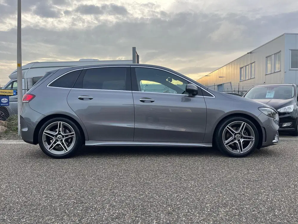 Mercedes-Benz B-Klasse 200 Business Solution AMG uit 2019, foto 4