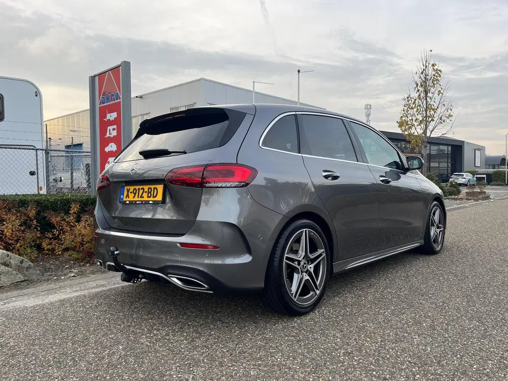 Mercedes-Benz B-Klasse 200 Business Solution AMG uit 2019, foto 5